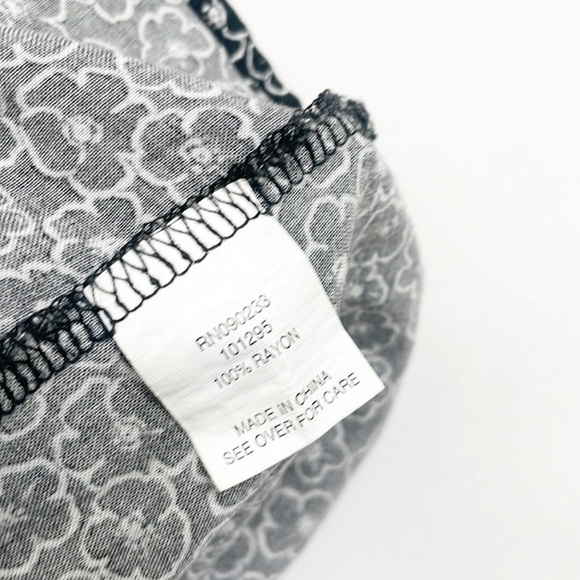 Kendall & Kylie black/white floral print long sleeve front tie top - Picture 4 of 4